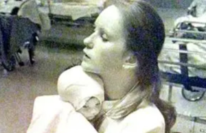 In 1977, a nurse saved a badly burned baby. 38 years later, she spots an old photo of herself on the social media and is stunned.