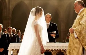 During a party celebrating the daughter-in-law’s promotion, the mother-in-law raised her glass and unexpectedly said, “To my daughter-in-law, who achieved this position through short skirts and late-night meetings.”